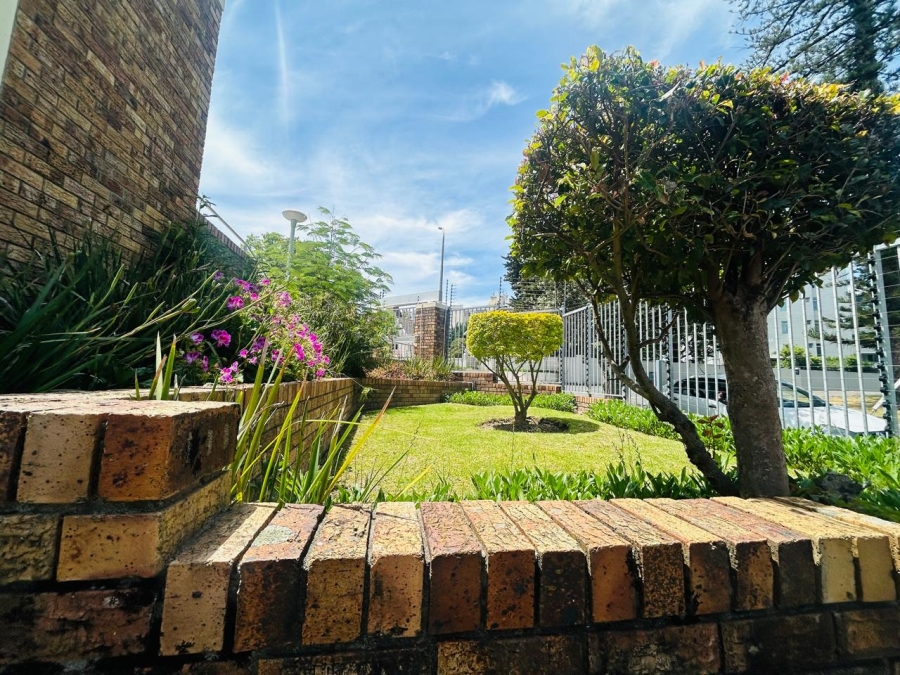 2 Bedroom Property for Sale in Wynberg Upper Western Cape